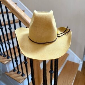Baileys brand Western Vintage Cowboy Hat mustard felt w/ feather tie